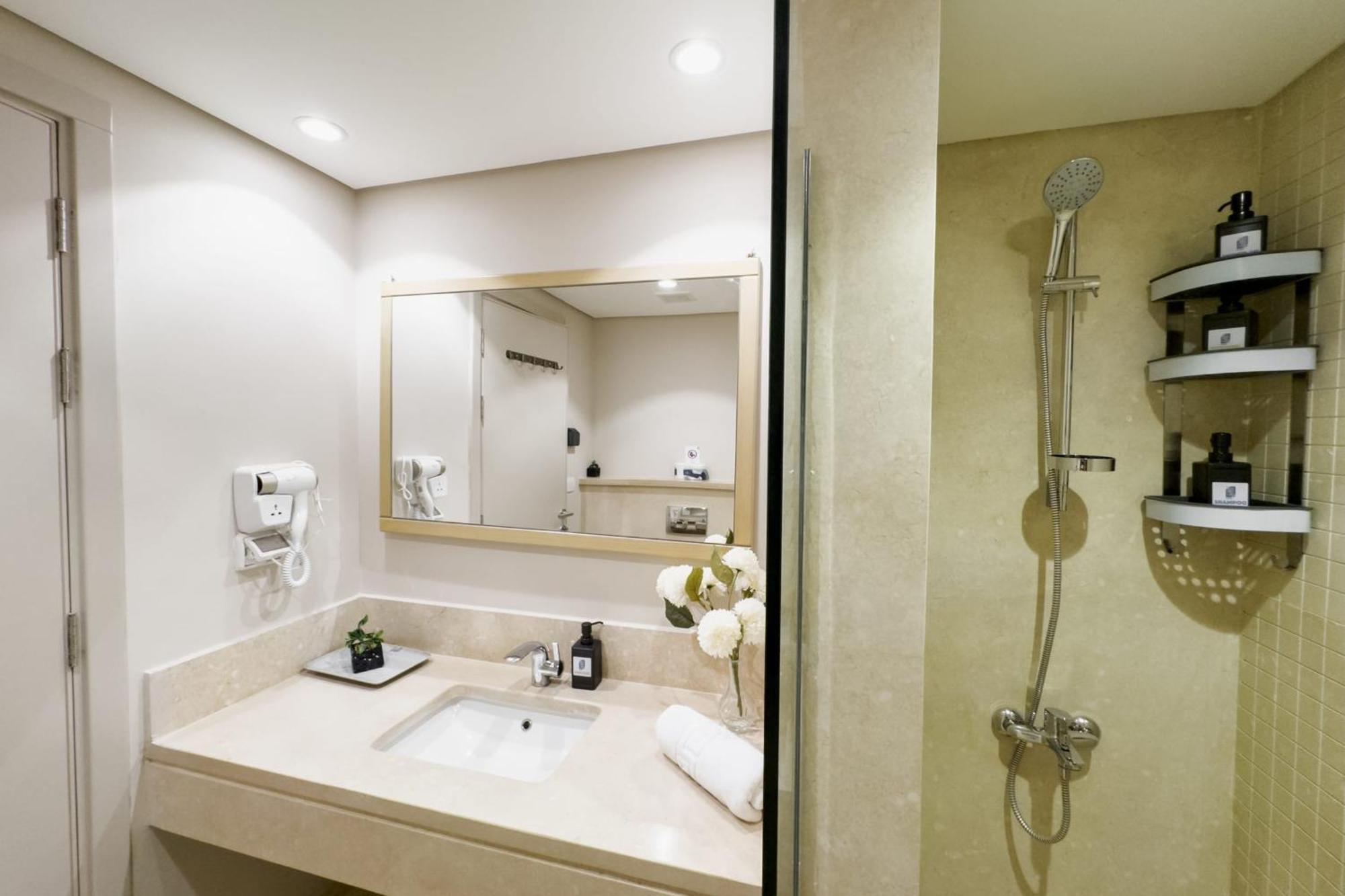 Apartament Staggering & Soothing 2 Bdr W Pool View Free Pool & Access