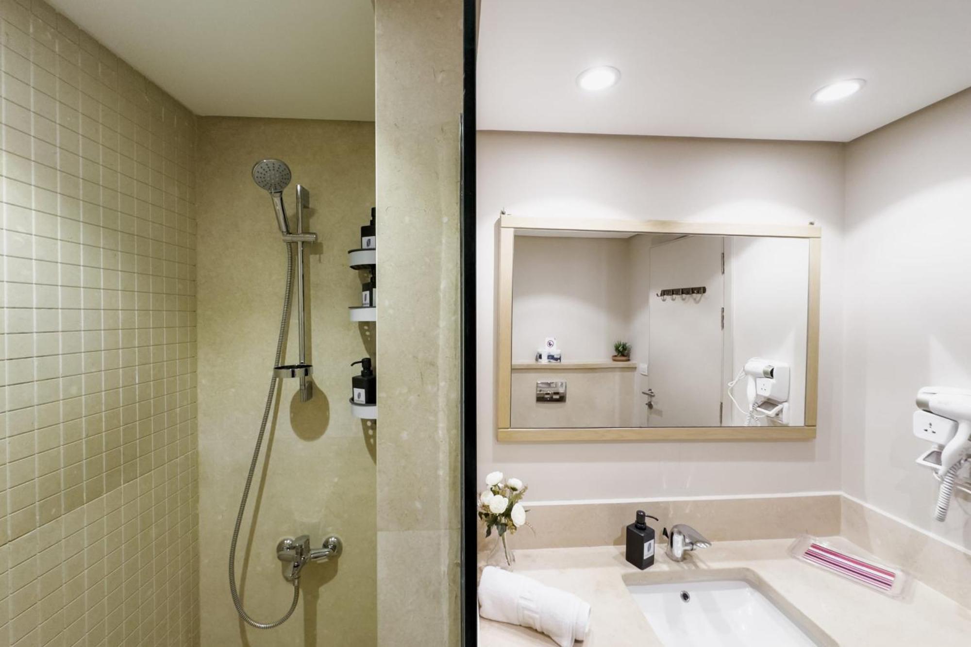 Apartament Staggering & Soothing 2 Bdr W Pool View Free Pool & Access *