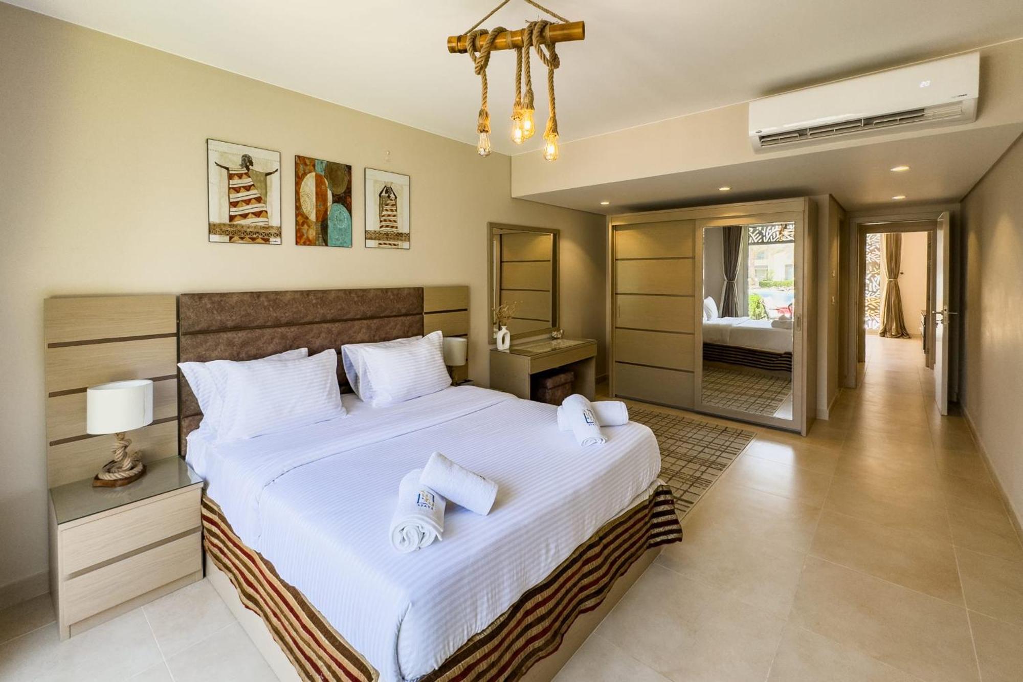 Staggering & Soothing 2 Bdr W Pool View Free Pool & Access Apartament *